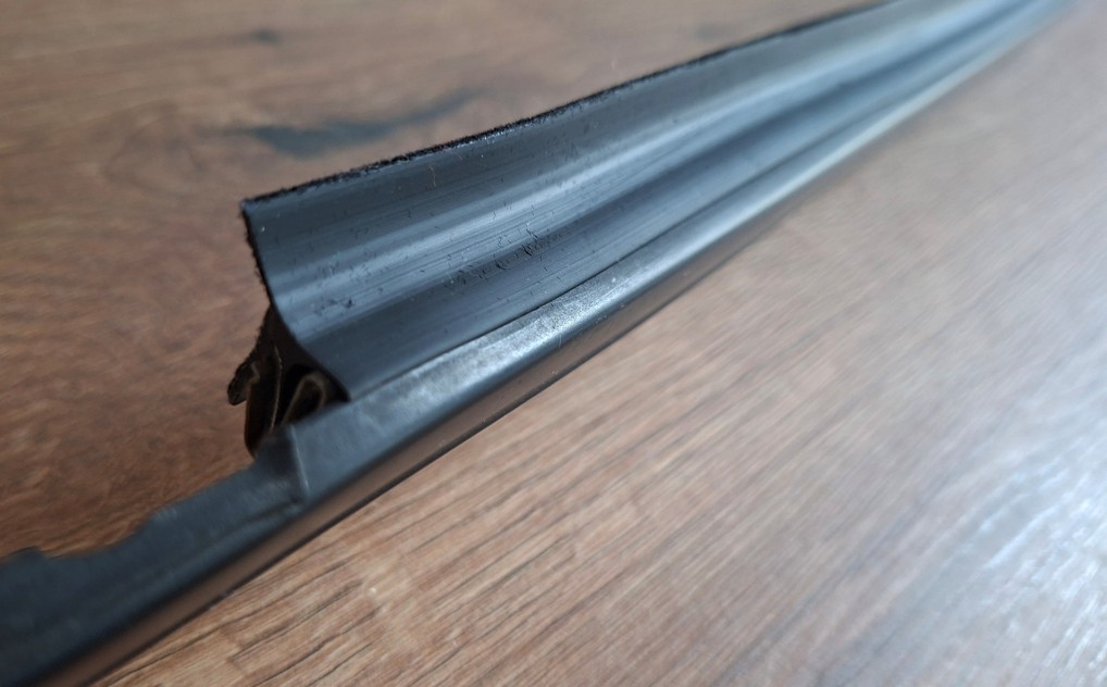 Side Window Weatherstrip Sealing SAAB 90 99 900 Classic 3 and 5 door